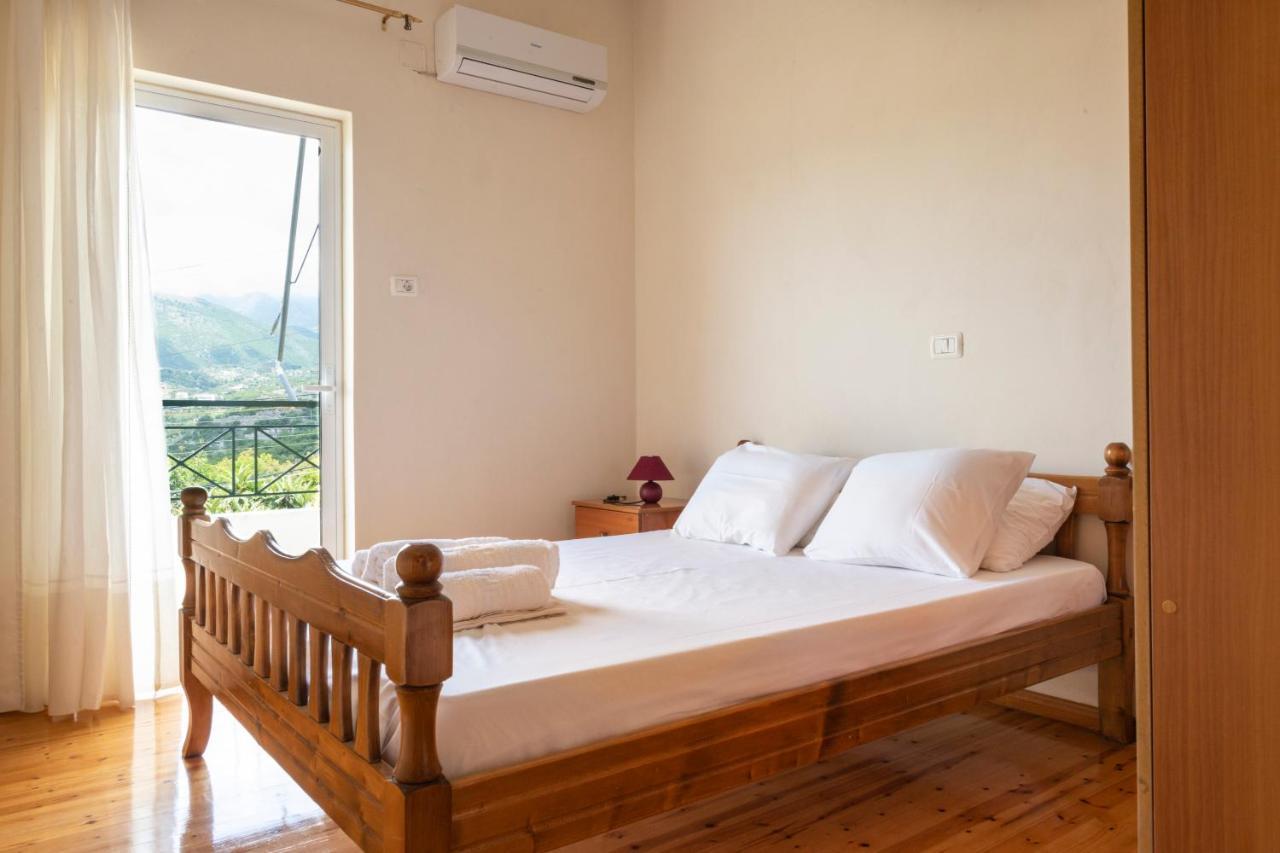 Janakis Apartment